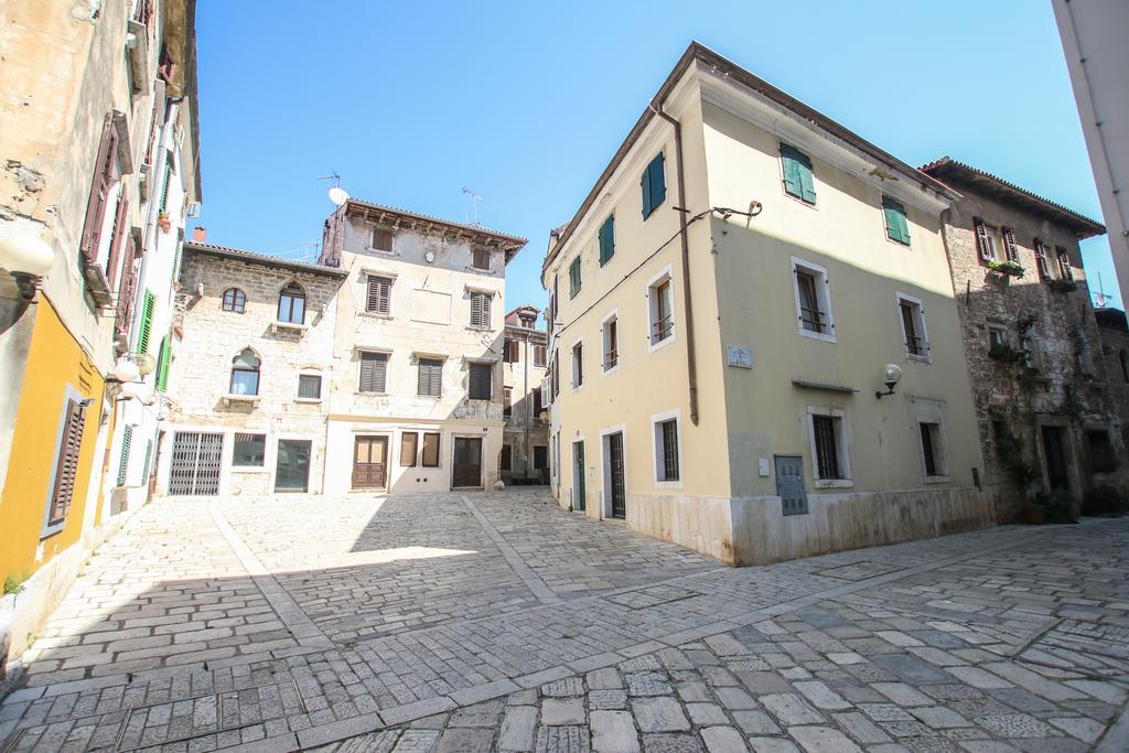 Apartment Old Town Square Poreč Extérieur photo